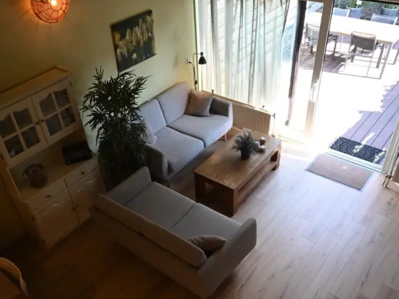 Vakantiehuis lijsterstraat 4 cadzand woonkamer vanaf boven