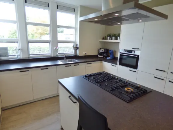 Vakantiehuis villa nausikaa sterntjeslaan 10a cadzand keuken fornuis