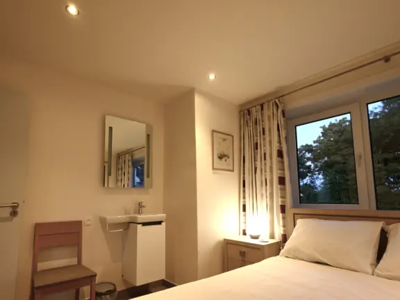 Ferienhaus margret sterntjeslaan 11 cadzand schlafzimmer 2 waschbecken