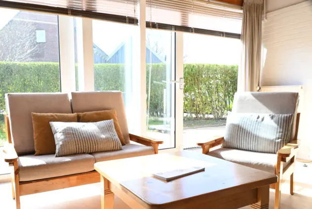 Huisje cadzand sincfal 10 woonkamer zithoek detail