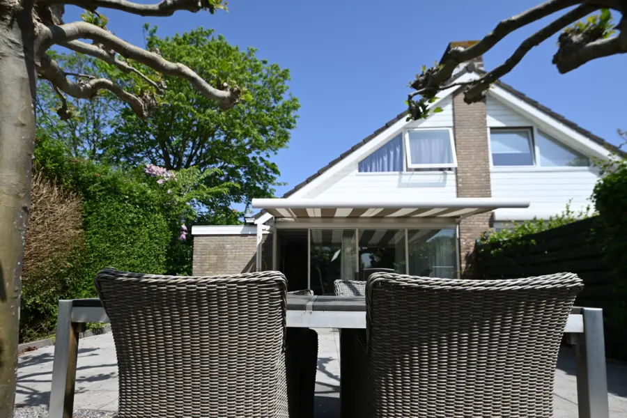 Vakantiehuis cadzand sincfal 13 tuin tafel stoelen