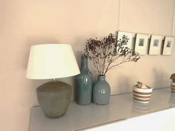 Vakantiehuisje cadzand sincfal 16 schemerlamp dressoir