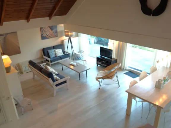 Vakantiehuisje cadzand sincfal 16 woonkamer vanaf boven