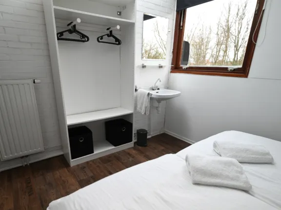 Ferienwohnung sincfal 29 cadzand bad schlafzimmer 2 oben waschbecken