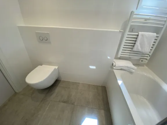 Villa mer spaanse galeien 111 badkamer boven