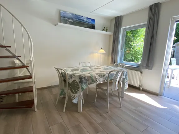 Villa mer spaanse galeien 111 eethoek