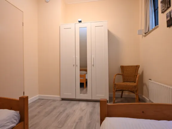 Vakantiehuis spaanse galeien 79 cadzand slaapkamer boven kast