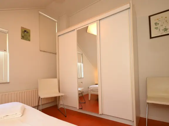 Vakantiehuis spaanse galeien cadzand slaapkamer 1 kast