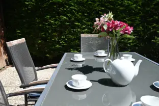 Spaanse galeien 105 cadzand ferienhaus gartenterrasse tisch