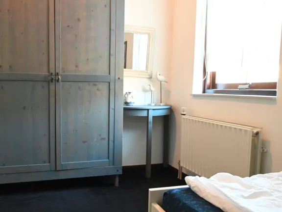 Vakantiehuisje spaanse galeien 23 cadzand slaapkamer 2 kast