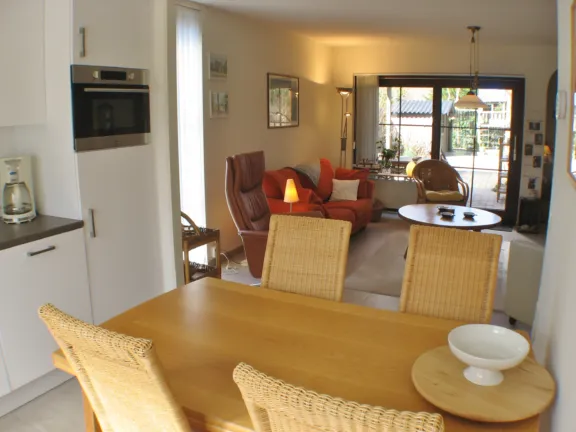 Spaanse galeien 24 vakantiehuis cadzand eethoek 2