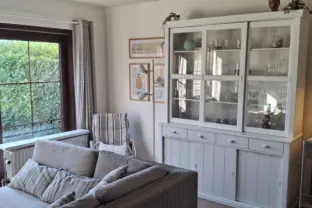 Spaanse galeien 66 vakantiehuisje cadzand woonkamer dressoir