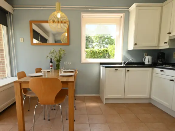 Vrijstaand vakantiehuis grote christoffelstraat 34 cadzand terra nova eethoek