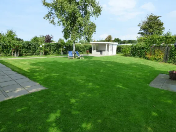 Villa kakelbont grote christoffelstraat 32 cadzand grasveld