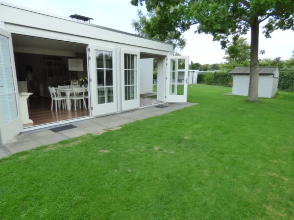 Villa kakelbont grote christoffelstraat 32 cadzand tuin