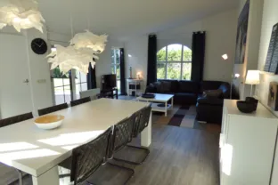 Vakantie bungalow boothuys grote christoffelstraat 11 cadzand woonkamer totaal