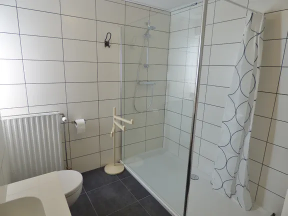 Vakantie bungalow boothuys grote christoffelstraat 11 cadzand badkamer