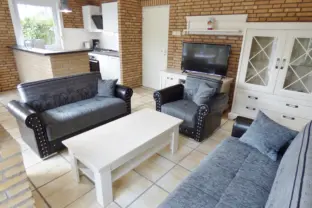 Bungalow sunrise grote christoffelstraat 30 cadzand woonkamer dressoir