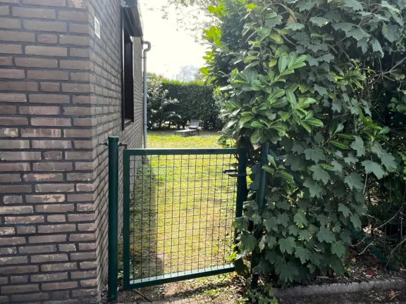 Bungalow sunrise grote christoffelstraat 30 cadzand tuinhek