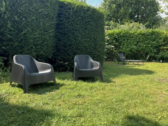 Bungalow sunrise grote christoffelstraat 30 cadzand tuinlounge stoelen ligbed