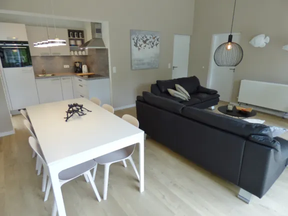 Bungalow hayard kaapvaartstraat 35 cadzand eettafel keuken