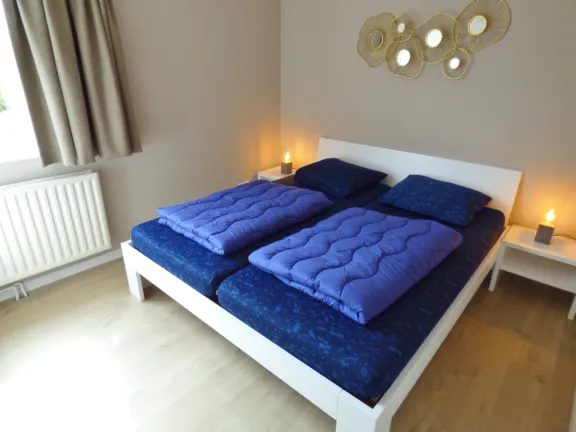 Bungalow hayard kaapvaartstraat 35 cadzand master bedroom