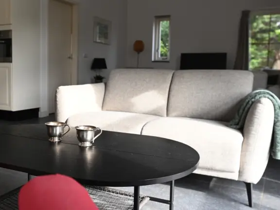 Bungalow kaapvaartstraat 5 cadzand hakuna matata woonkamer zithoek