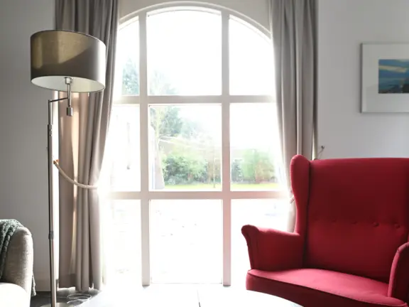 Bungalow kaapvaartstraat 5 cadzand hakuna matata woonkamer stoel