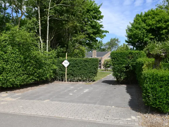 Bungalow kaapvaartstraat 5 cadzand hakuna matata woonkamer parkeren