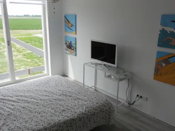 10 koolse hoeve 1b cadzand dorp slaapkamer tv