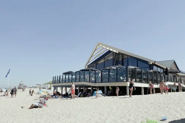 Strandpaviljoen zeemeeuw cover