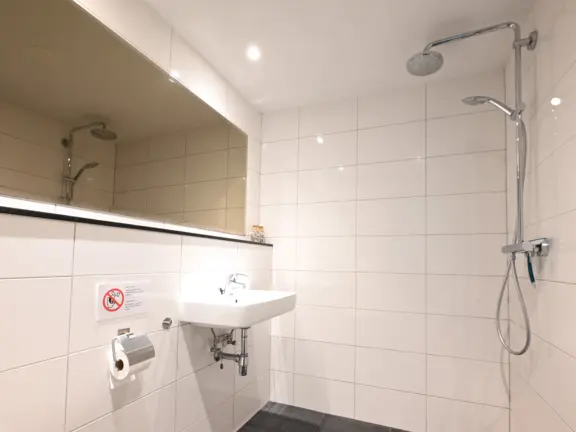 Vakantiehuis wijk de brabander 185 cadzand badkamer totaal