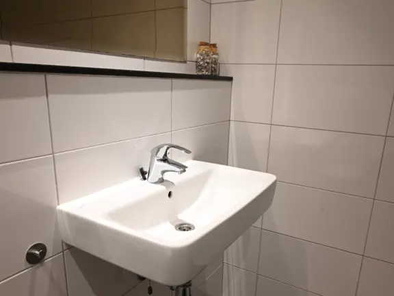 Vakantiehuis wijk de brabander 185 cadzand badkamer wastafel