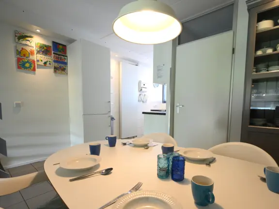 Vakantiehuis wijk de brabander 185 cadzand eettafel keuken