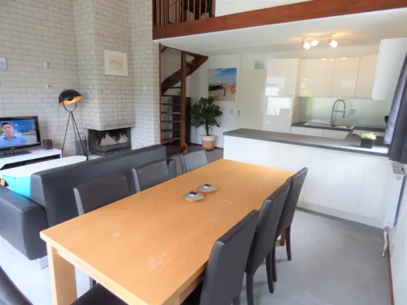 Vakantiehuisje cadzand beach wijk de brabander 24 eettafel