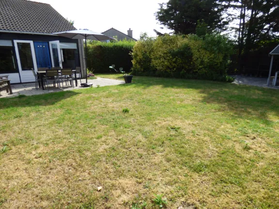 Vakantiehuisje cadzand beach wijk de brabander 24 grasveld 2