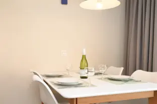 Appartement wijk de brabander 72 cadzand eettafel close