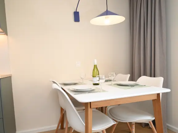 Appartement wijk de brabander 72 cadzand eettafel