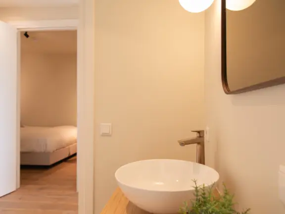 Appartement boulevard de wielingen 33 304 cadzand bad badkamer wastafel
