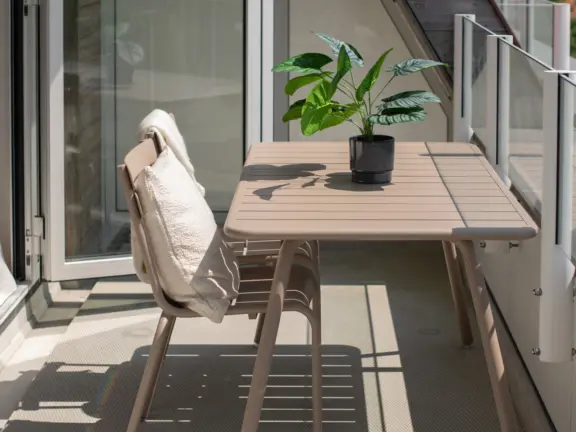 Appartement boulevard de wielingen 33 304 cadzand bad balkon tafel