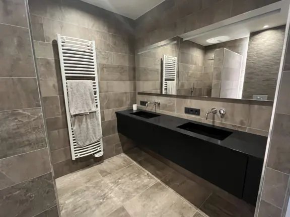 Badhuis cadzand appartement 2 F105 badkamer 2 wasmeubel totaal