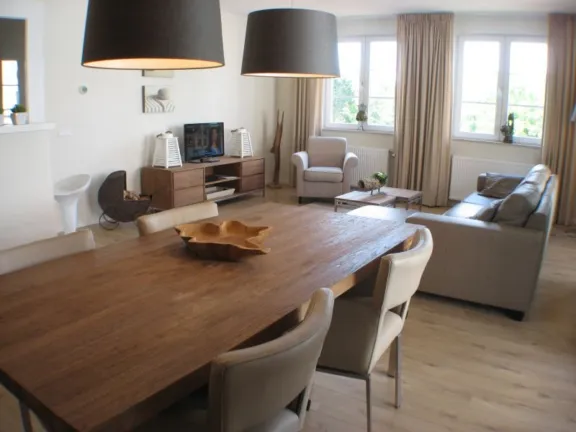 Appartement duinhof 1 6 11 cadzand eettafel