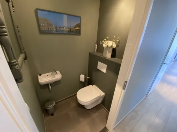 Caramia vakantieappartement cadzand toilet