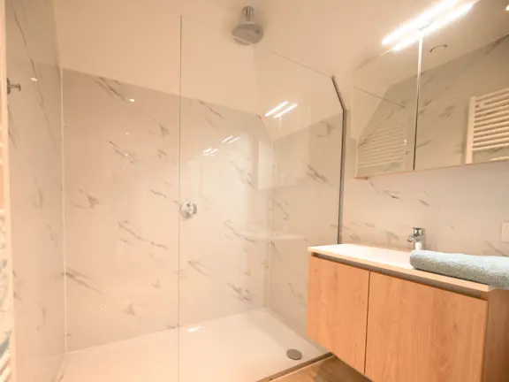 Vakantie appartement cadzand dunes et mer badkamer