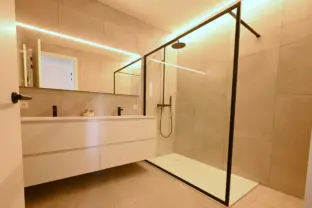 Vakantie appartement boulevard de wielingen 15 001 cadzand badkamer totaal