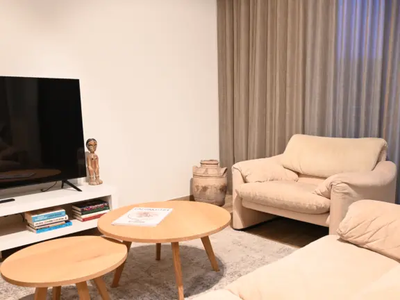 Appartement boulevard de wielingen 15 103 cadzand woonkamer tafel