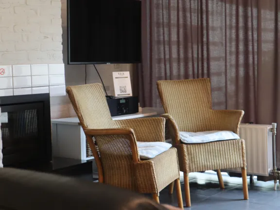 Esdoornstraat 22 Cadzand stoelen