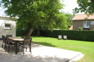 Windhorst hennequinlaan 17 cadzand bad tuinterras boom