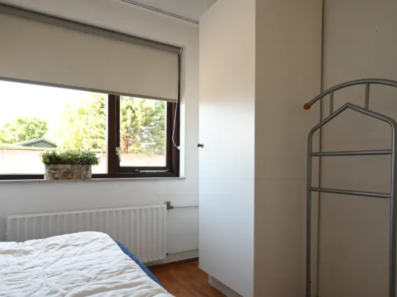 Vakantiehuis lijsterstraat 4 cadzand slaapkamer beneden kast