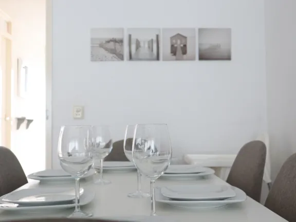 Merelstraat 4 Cadzand eettafel